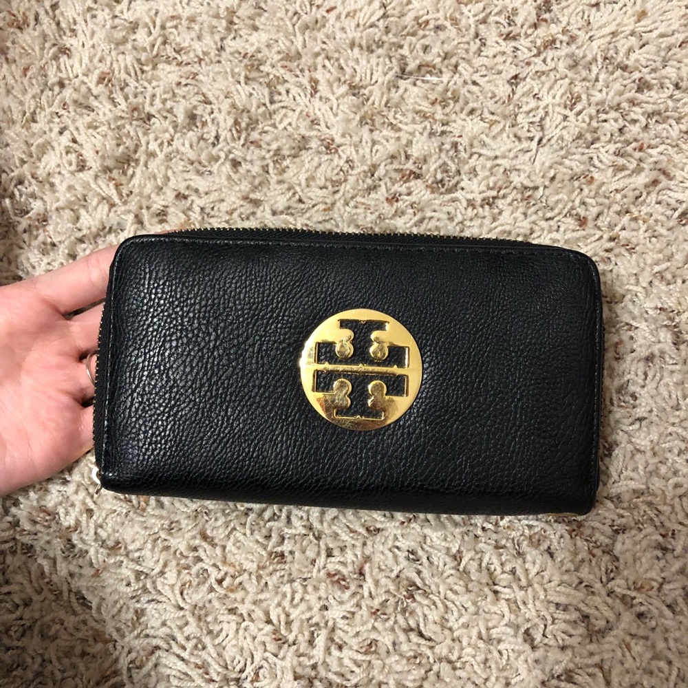 Black and gold Tory Burch zipper wallet
